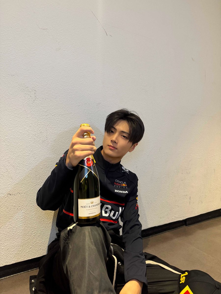 jjongjjam's tweet photo. 끼잉끼잉 .. https://t.co/O7yYeFVdXN