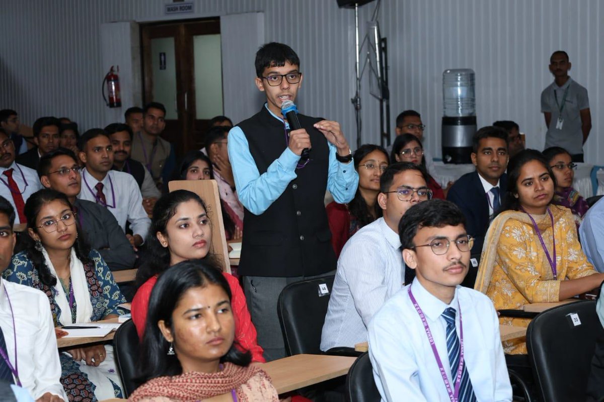LBSNAA_Official's tweet photo. Shri Puri stated that the Statue of Unity was envisioned as a national tribute to Sardar Patel, symbolising unity &amp; nation-building. He also discussed the emergence of Ekta Nagar as a major hub of sustainable tourism, integrating preservation of ecology &amp; livelihood generation. https://t.co/DAk1NdPuaR