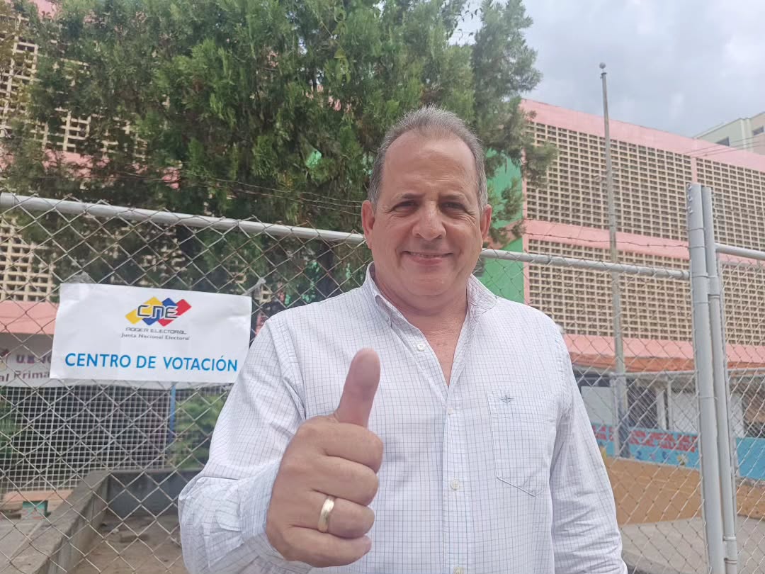 ADemocratica's tweet image. Denunciamos la detención de nuestro compañero Carlos Andrés González, Secretario General de nuestro partido en el Estado Trujillo, médico veterinario y dirigente de vocación democrática.

Fue detenido por los cuerpos policiales el pasado viernes 24 de octubre junto a su esposa…