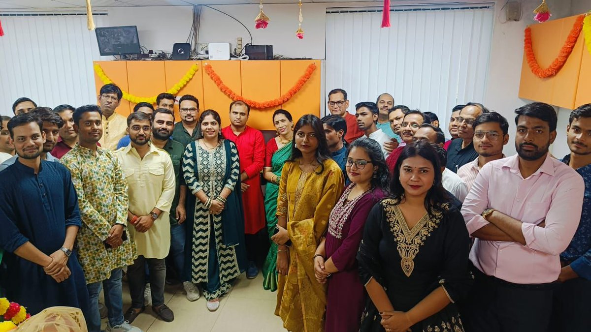 Kabeer_Infotech's tweet image. Smiles, Sparkles, and Festive Vibes all around! ✨
Team spirit Shining Bright✨🪔 this Diwali as a One Family!
Kabeer Consulting Group!
#DiwaliCelebration #ShubhDeepavali #BusinessGrowth #ProsperityAhead #SAPPartner #LightOfSuccess #InnovationLeadership #KabeerConsulting