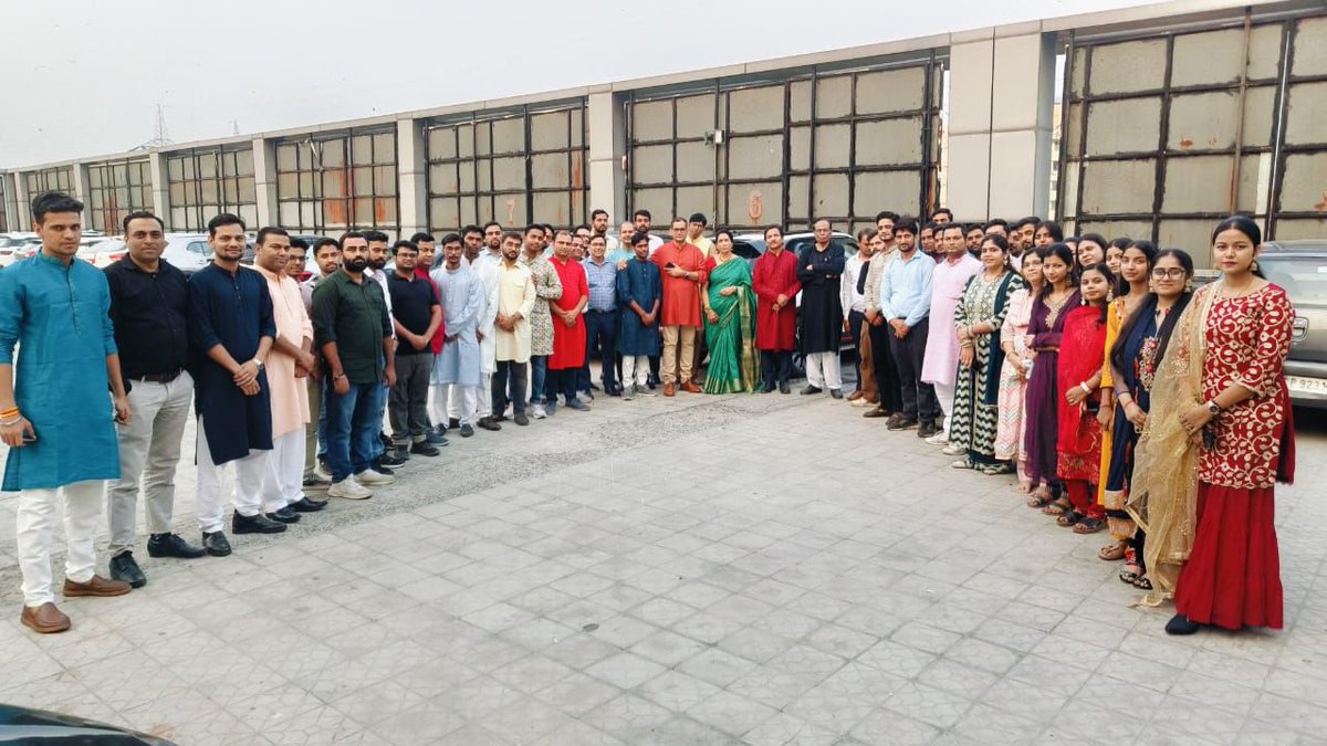 Kabeer_Infotech's tweet image. Smiles, Sparkles, and Festive Vibes all around! ✨
Team spirit Shining Bright✨🪔 this Diwali as a One Family!
Kabeer Consulting Group!
#DiwaliCelebration #ShubhDeepavali #BusinessGrowth #ProsperityAhead #SAPPartner #LightOfSuccess #InnovationLeadership #KabeerConsulting