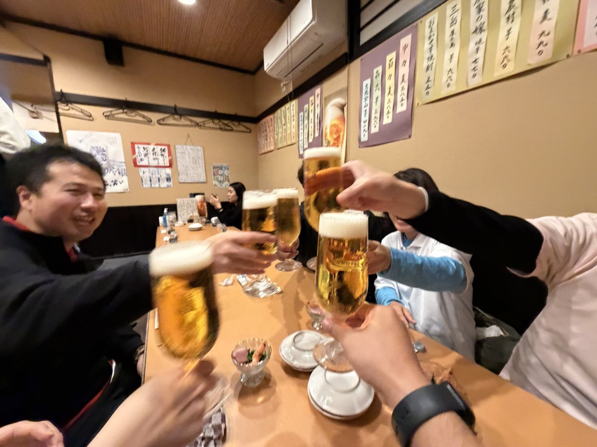 1225_k's tweet photo. 【モルック日本大会in福島】
今回もsfidaで出場！
男女MIXで出場は初✨

初日、調子が出ず４試合終わって３勝で暫定６位😢
メンバーに申し訳ない💦
その後メンバーと反省会＆楽しく飲み会😊
フォームが崩れてると指摘され、２日目修正！
何とか残り２試合3勝１引き分けで３位に‼️ https://t.co/S3tPb4MzJK