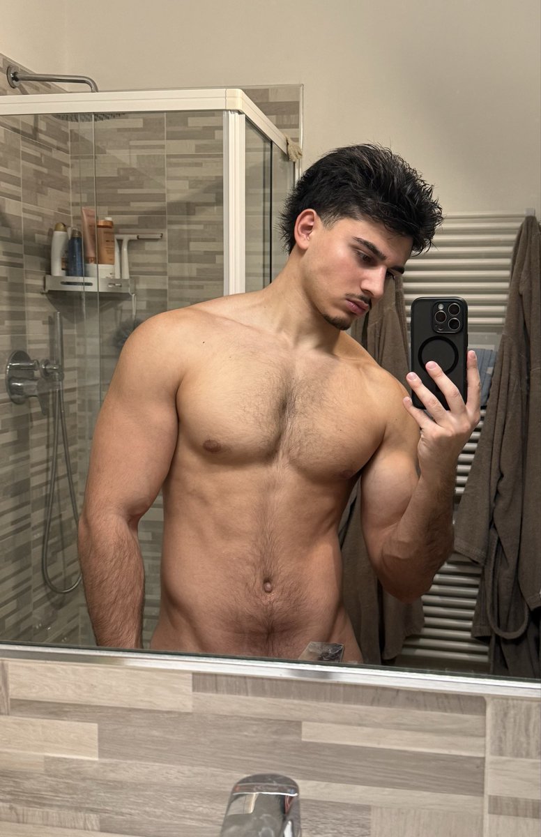 edoznlvv's tweet image. shower time 💦