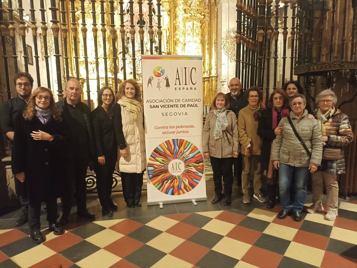 AicEspana's tweet photo. El viernes, en la víspera de la celebración de san Frutos la recaudación de las Sopas del Santo fue para el grupo de voluntarias de Segovia. Y el domingo, el concierto del grupo segoviano Audite en la Catedral fue solidario con la aportación voluntaria del público. https://t.co/2fn9jvqUcq