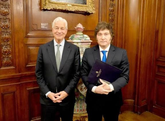 "¡Y ya lo ve! ¡Y ya lo ve! ¡Fue el glorioso JP!".