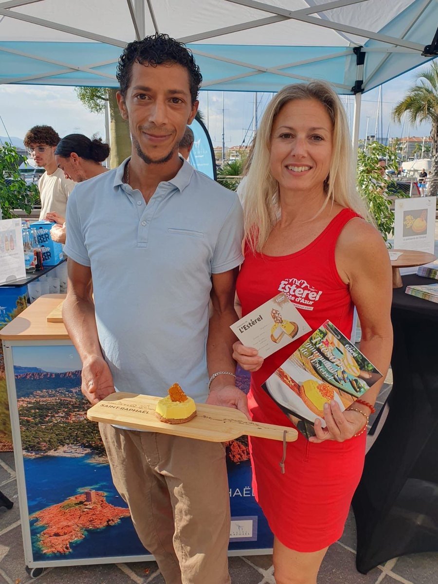 🍰 Lors de la #SemaineDuGoût, place à la gourmandise à #SaintRaphaël !

Notre RP Dorothée Tassan et le chef pâtissier Achraf Jemni ont présenté la Pâtisserie de l’Estérel, une création 100% locale inspirée de notre terroir 🌿

👉En savoir + : bit.ly/4hEk3Av