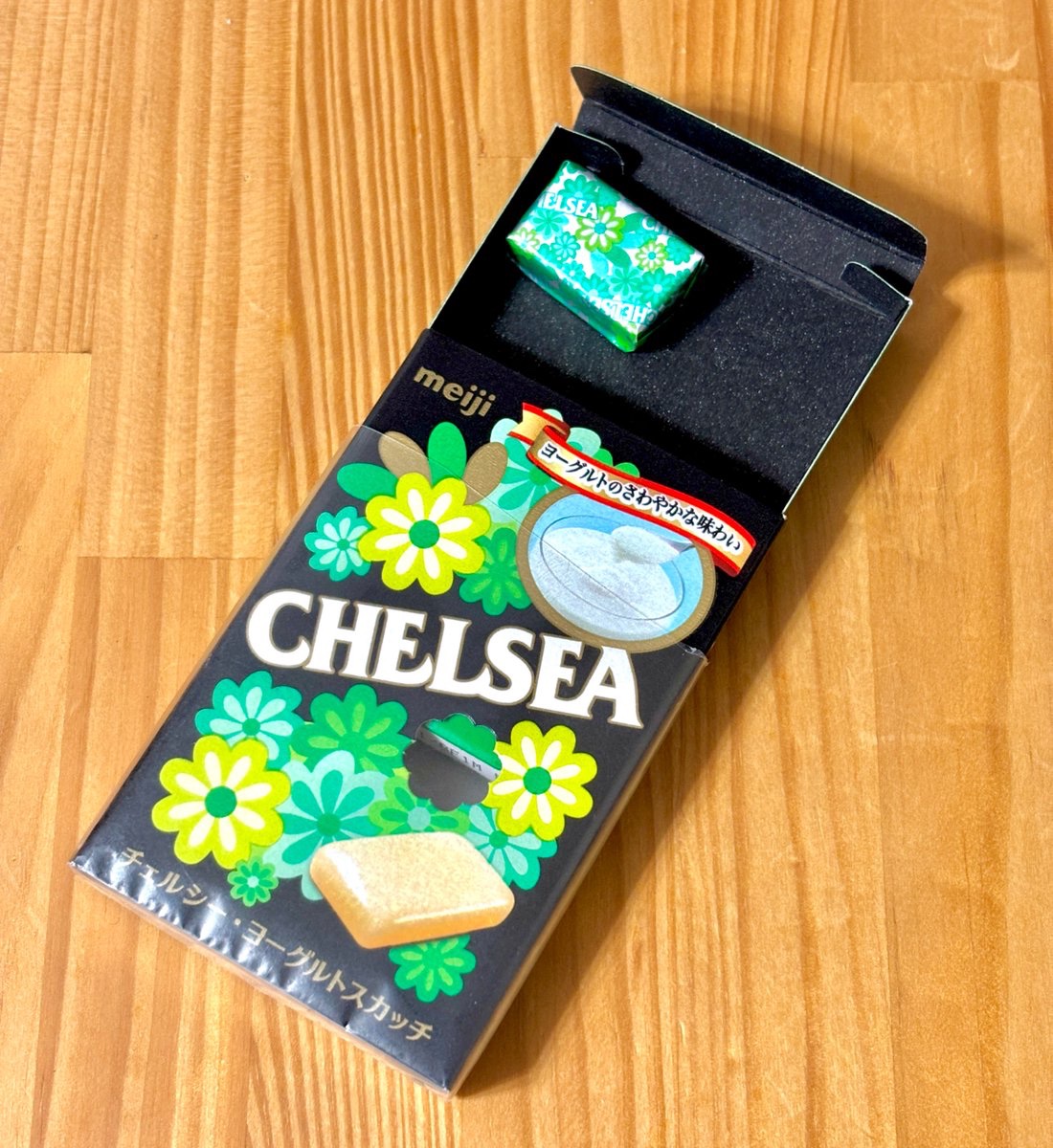 MagnetizingD's tweet image. まだチビチビ食べてる。3箱目がラス1になった。賞味期限はとっくに過ぎてる。残り7箱が何年持つか分からないけどその頃には気持ちが吹っ切れてる事を願う。
#チェルシー