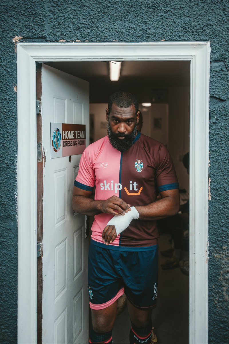 A word for this man, Hakeem Adelakun, who made his 175th appearance for Corinthian-Casuals last week and was, quite frankly, superb in our 4-1 win on Saturday.

What a great servant to this club 🩷🤎