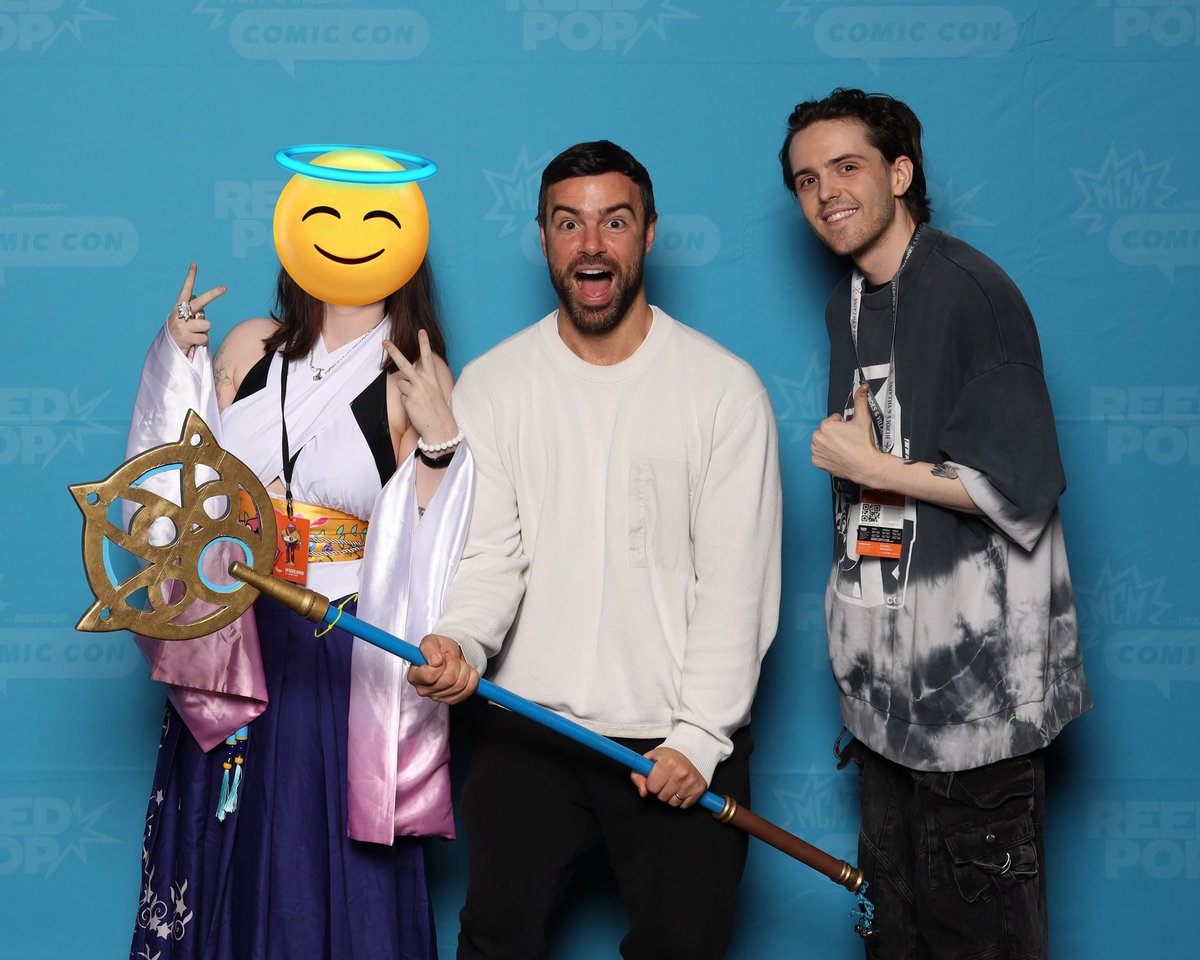 Being greeted by <a href="/The_Ben_Starr/">Ben Starr</a> going "SUMMONER!!!!" made my day, he was so energetic !!