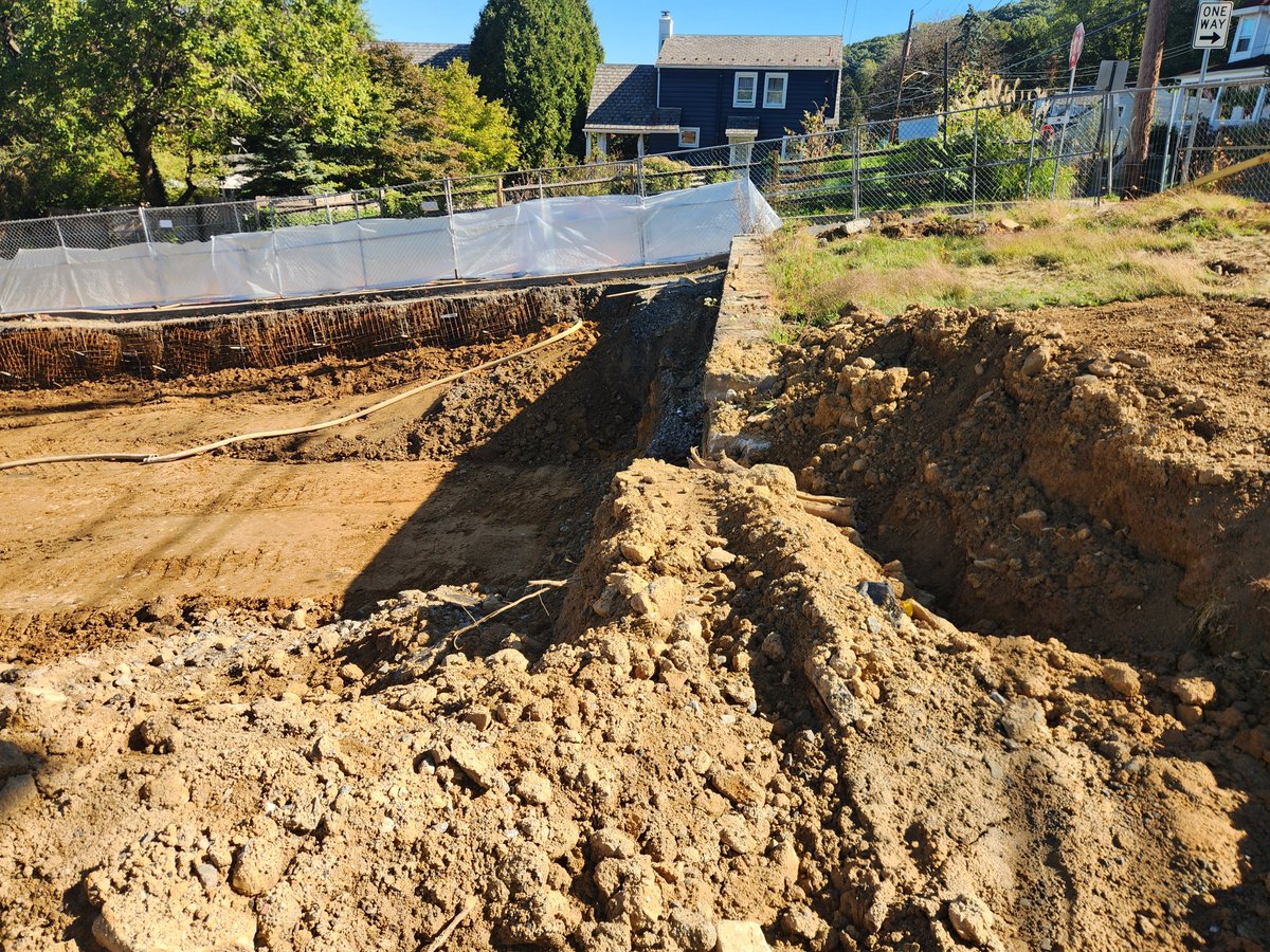 EarthEng's tweet image. EEI has been on site inspecting the installation of a Soil Nail Wall for the Support of Excavation (SOE) for a new school. EEI also designed the Soil Nail Wall, performed the initial Geotechnical Investigation, and completed the Phase I ESA and Clean Fill testing for the site.