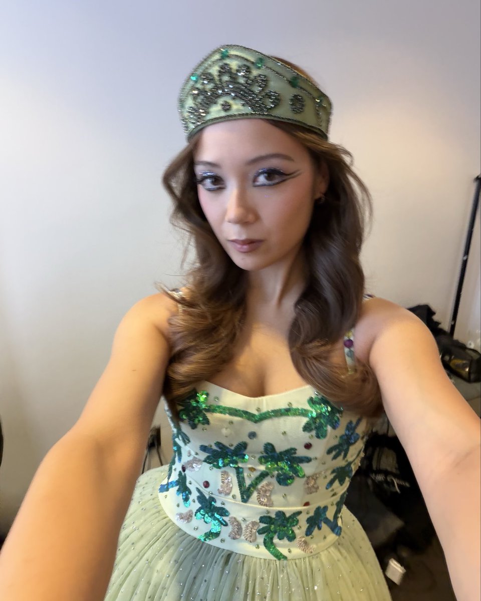 laufey's tweet image. European lauvers! I cannot wait to see you all next year ⭐️
I'm excited to announce we are adding 3 very special solo shows in Bergamo, Lisbon, and Barcelona next March…