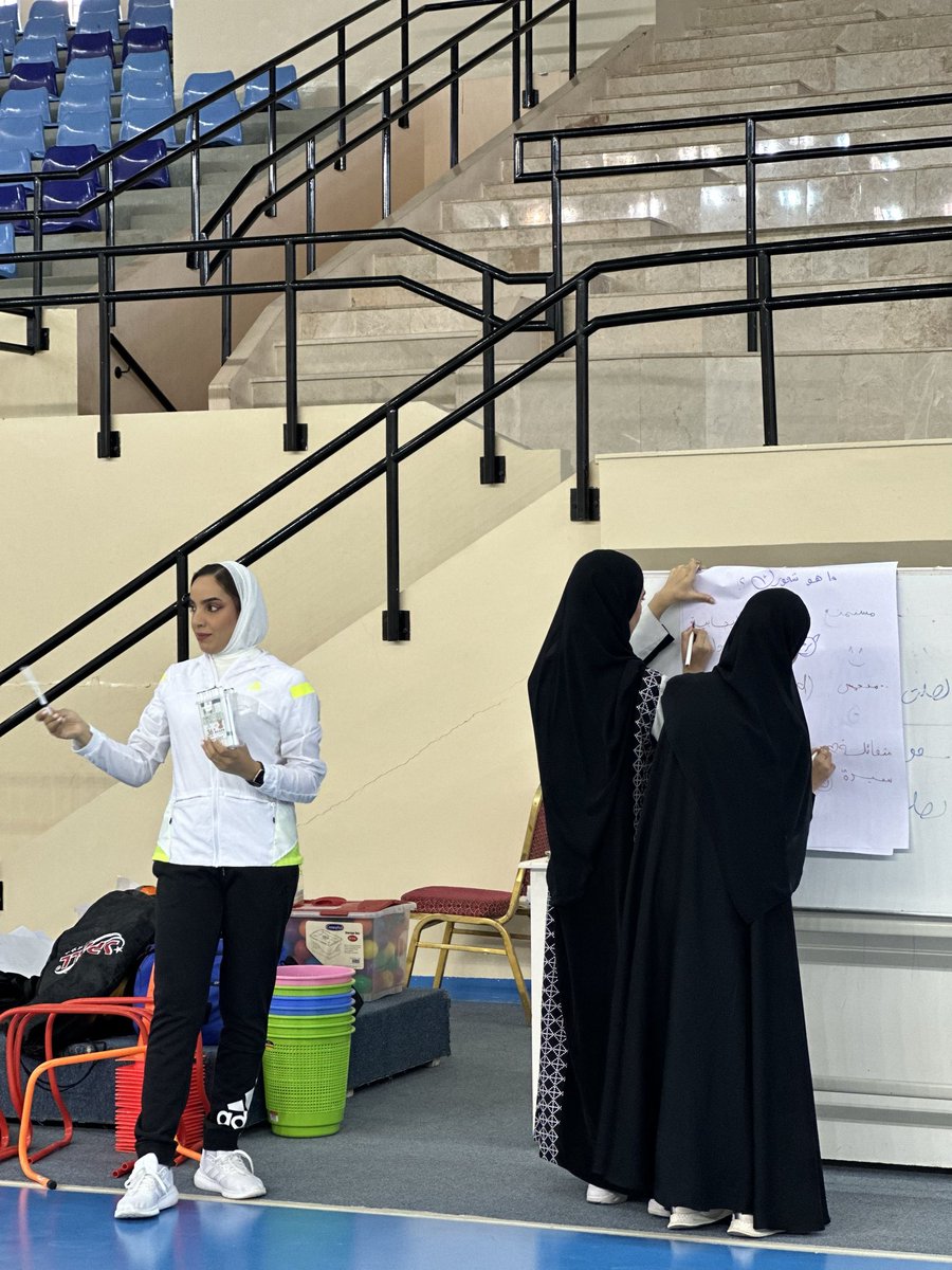 OmanssaD's tweet photo. تواصل برنامج القيادات الرياضية الشابة بمجمع نزوى الرياضي بمحافظة الداخلية https://t.co/86XBADZT4e
