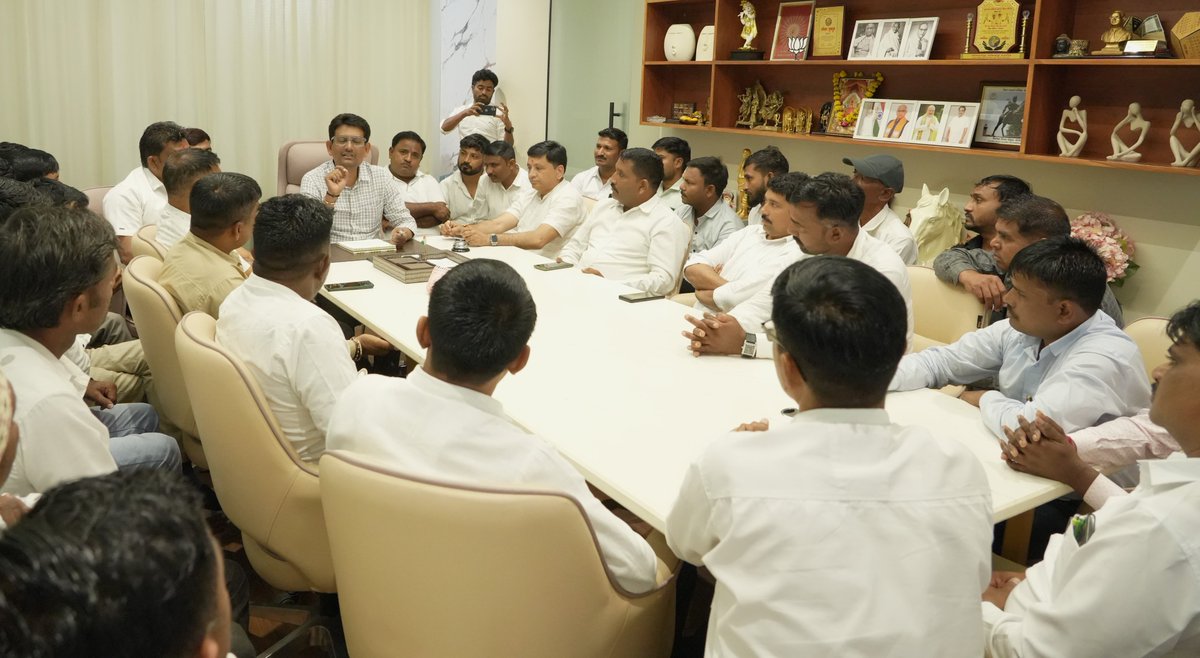 AlpeshThakor_'s tweet photo. વૈકુંઠ કાર્યાલય ખાતે ગુજરાત ક્ષત્રિય ઠાકોર સેના, બનાસકાંઠા જિલ્લાઆગેવાનો દ્���ારા શુભેચ્છા મુલાકાત... https://t.co/utMjTygMuv