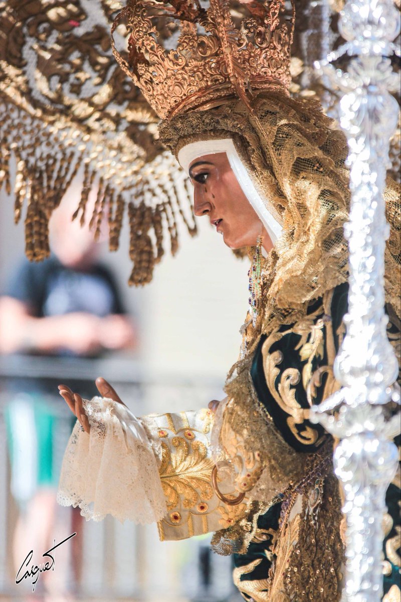 JcCasquet's tweet image. #LaMisiónDeLaEsperanza | 𝐋𝐚 𝐥𝐮𝐳 𝐝𝐞 𝐥𝐚 𝐄𝐬𝐩𝐞𝐫𝐚𝐧𝐳𝐚.

#TDSCofrade #EsperanzadeTriana

cc: @EspDeTriana @BMLasCigarreras 

📷 @JcCasquet 

fotografiacasquet.blogspot.com/2025/10/trasla…