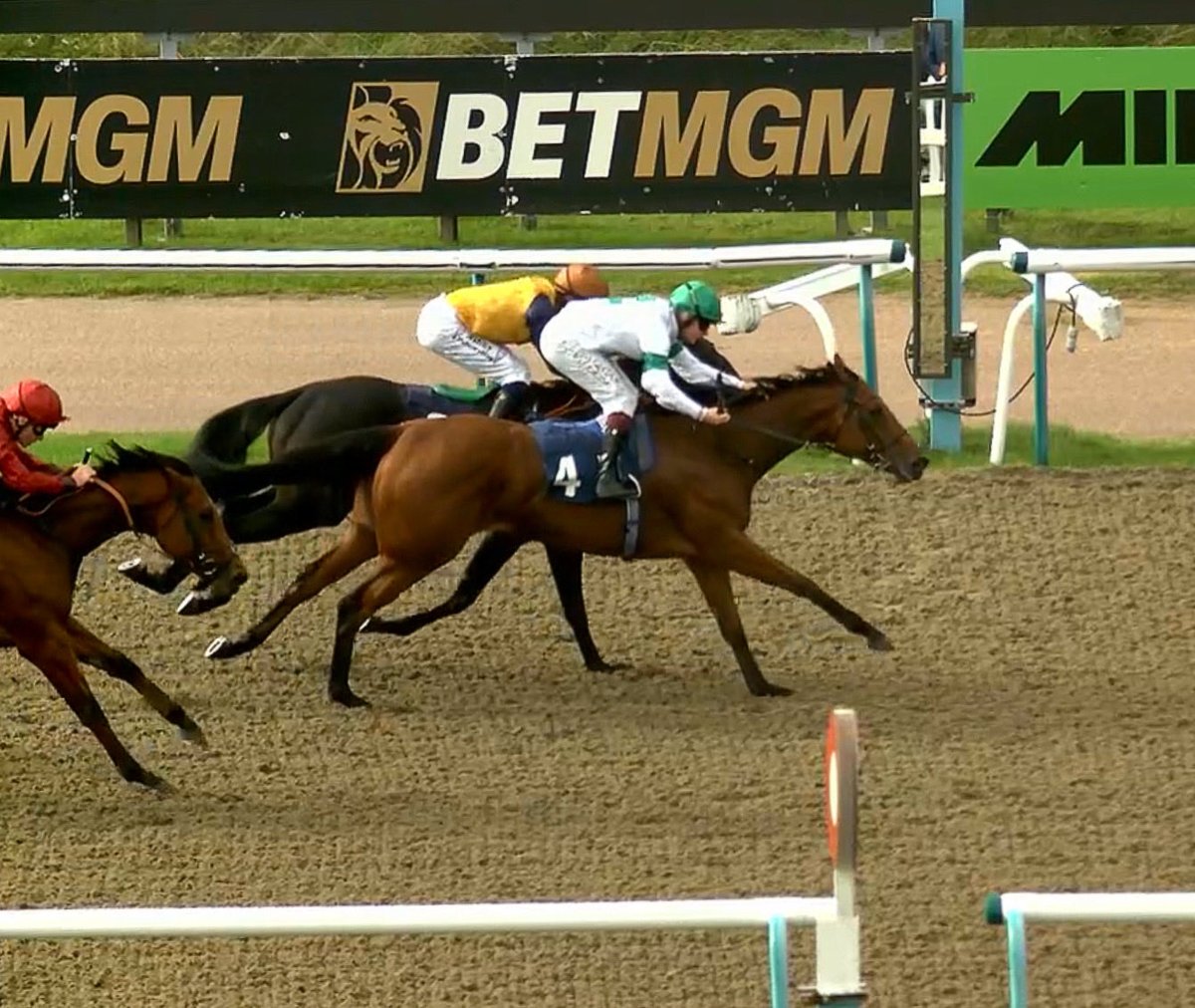 G’wan Bessie 

Bessie Wallace &amp; <a href="/CierenFallonJr3/">Cieren Fallon</a> winners for <a href="/DavidMenuisier/">David Menuisier 🇬🇧🇫🇷🇪🇺🌍</a> <a href="/KimJohnstone6/">Kim Johnstone</a>