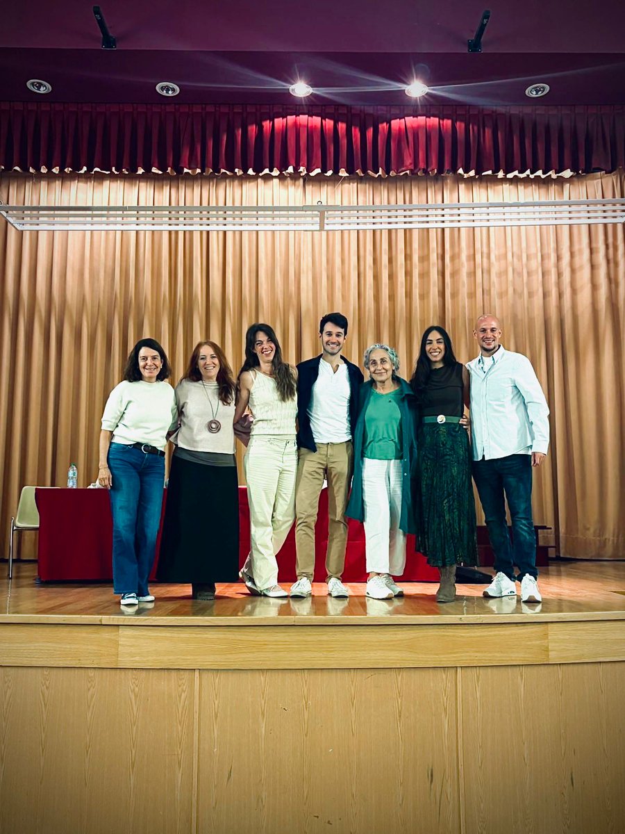 adoma_es's tweet photo. 🧑‍🧑‍🧒‍🧒 El pasado 4 de Octubre tuvo lugar la última asamblea de @adoma_es, en la que participaron Mercè Montalá, Elisa Beuter y Ana Pallejà, compañeras del sindicato de artistas de doblaje de Barcelona, @dubbcn
Este encuentro es un paso más en el camino, necesario e imprescindible, para normalizar el sector.