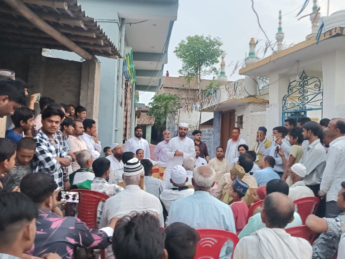 qarisohaibrjd's tweet image. मुज्जफरपुर जिलान्तर्गत गायघाट विधानसभा क्षेत्र के महागठबंधन समर्थित राजद के उम्मीदवार श्री निरंजन राय जी के समर्थन में जनसंपर्क कर वोट की अपील की।
जनजन की एक ही पुकार,
अबकी बार तेजस्वी सरकार।
#bihar #rjd #gaighat @yadavtejashwi @RJDforIndia