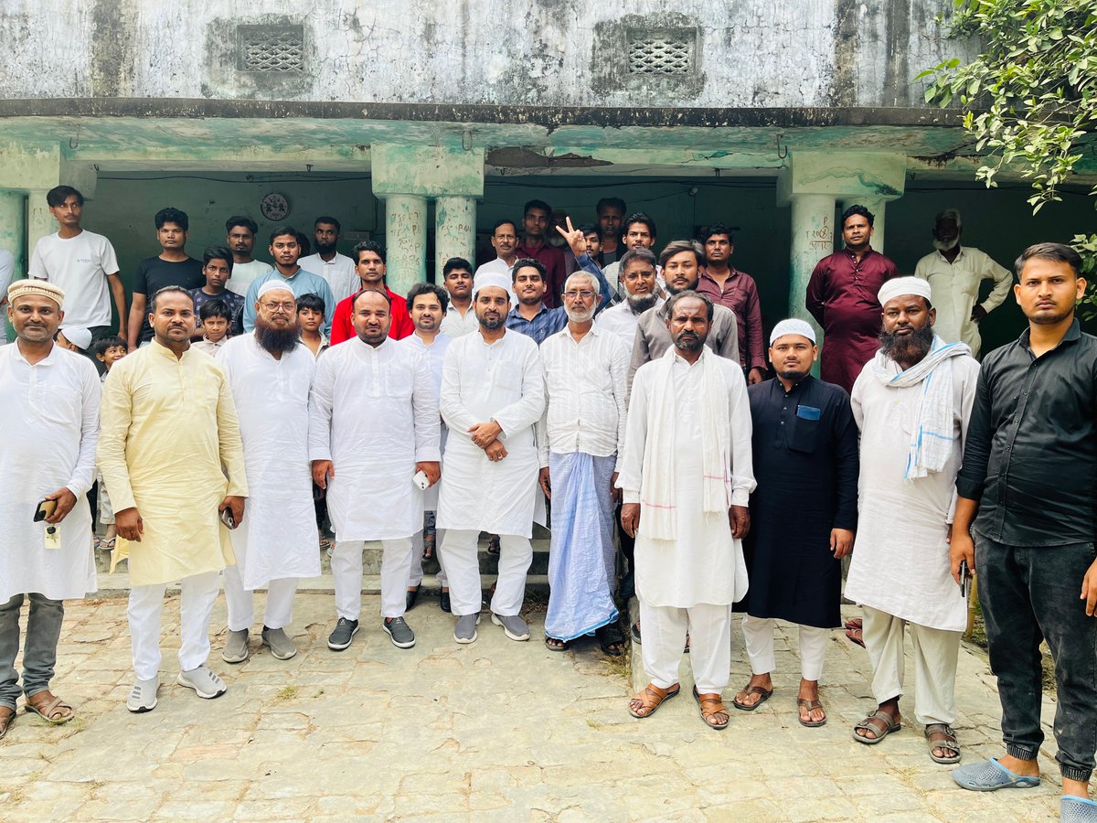 qarisohaibrjd's tweet image. मुज्जफरपुर जिलान्तर्गत गायघाट विधानसभा क्षेत्र के महागठबंधन समर्थित राजद के उम्मीदवार श्री निरंजन राय जी के समर्थन में जनसंपर्क कर वोट की अपील की।
जनजन की एक ही पुकार,
अबकी बार तेजस्वी सरकार।
#bihar #rjd #gaighat @yadavtejashwi @RJDforIndia