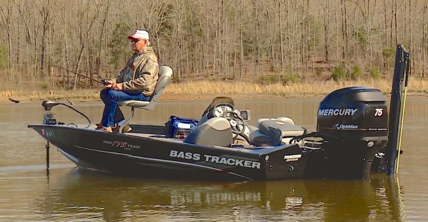 Bill_Dance1's tweet photo. Cool temps, hungry bass, and calm water... it doesn’t get much better. Whether it’s the shorter days or the dropping temps, fall fishin' is hard to beat.
So before winter rolls in, give fall a fling and catch one for me! Bill
#fallfishing
#basstracker
#powerpole
#zebcofishing
#mercurypartner
#tnsoundsperfect