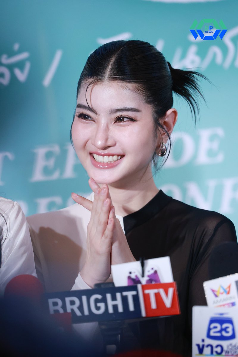 epnewsonline's tweet image. “เมเบิ้ล สิริวลี” ช่วงสัมภาษณ์สื่อมวลชน ในงาน “CLAIREBELL คลั่ง/รัก/นักโทษ” THE FIRST EPISODE PREMIERE AND PRESS CONFERENCE

#ClaireBell #ClaireBellคลั่งรักนักโทษ 
#Minemediaproduction
#mable_siriwalee #เมเบิ้ลสิริวลี