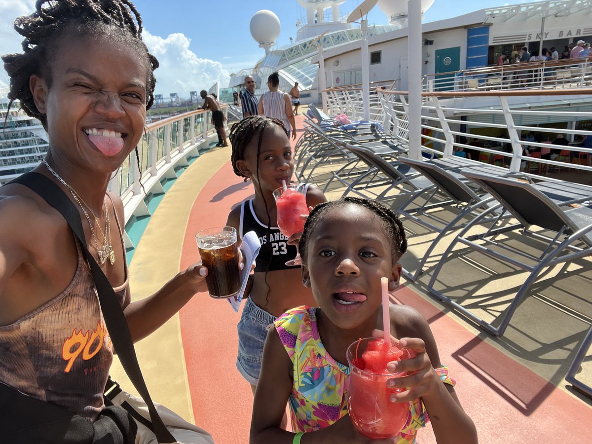 Beauty Escape Bestieee💆🏾‍♀️💆🏾‍♂️ tweet media