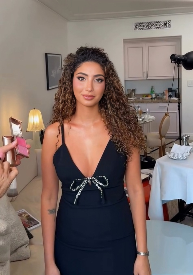 ⭕ "لي لي" ابنة أحمد حلمي ومنى زكي في أحدث ظهور 🥰