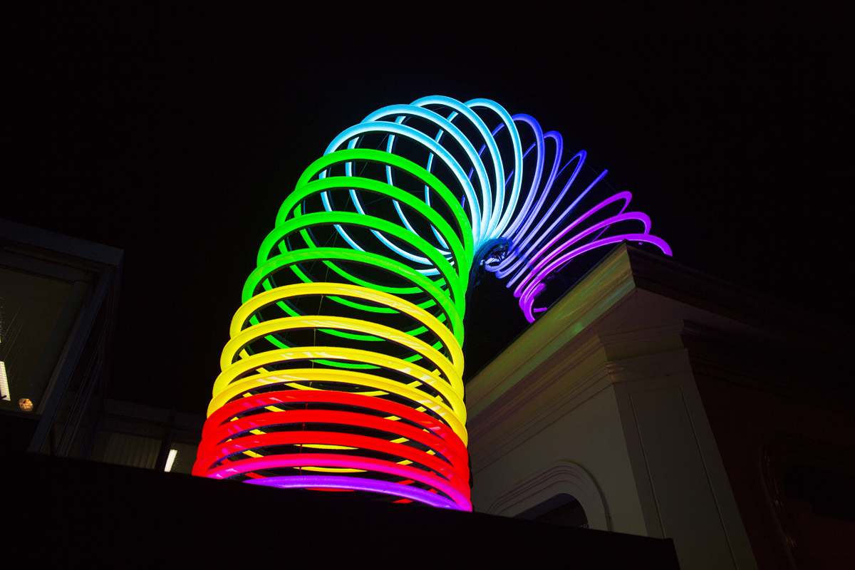 visitBradford's tweet photo. ✨Unleash your inner child with the giant illuminated Slinky! 📍End Over End by Studio Vertigo lights up City Park, Bradford (by Cake 'Ole) at #BDisLIT, 7–8 Nov.
See Bradford in a new light with dazzling installations, theatre & sound art — all free! 🔗https://t.co/Xn9gFAj1X2 https://t.co/uCimFiyqUb