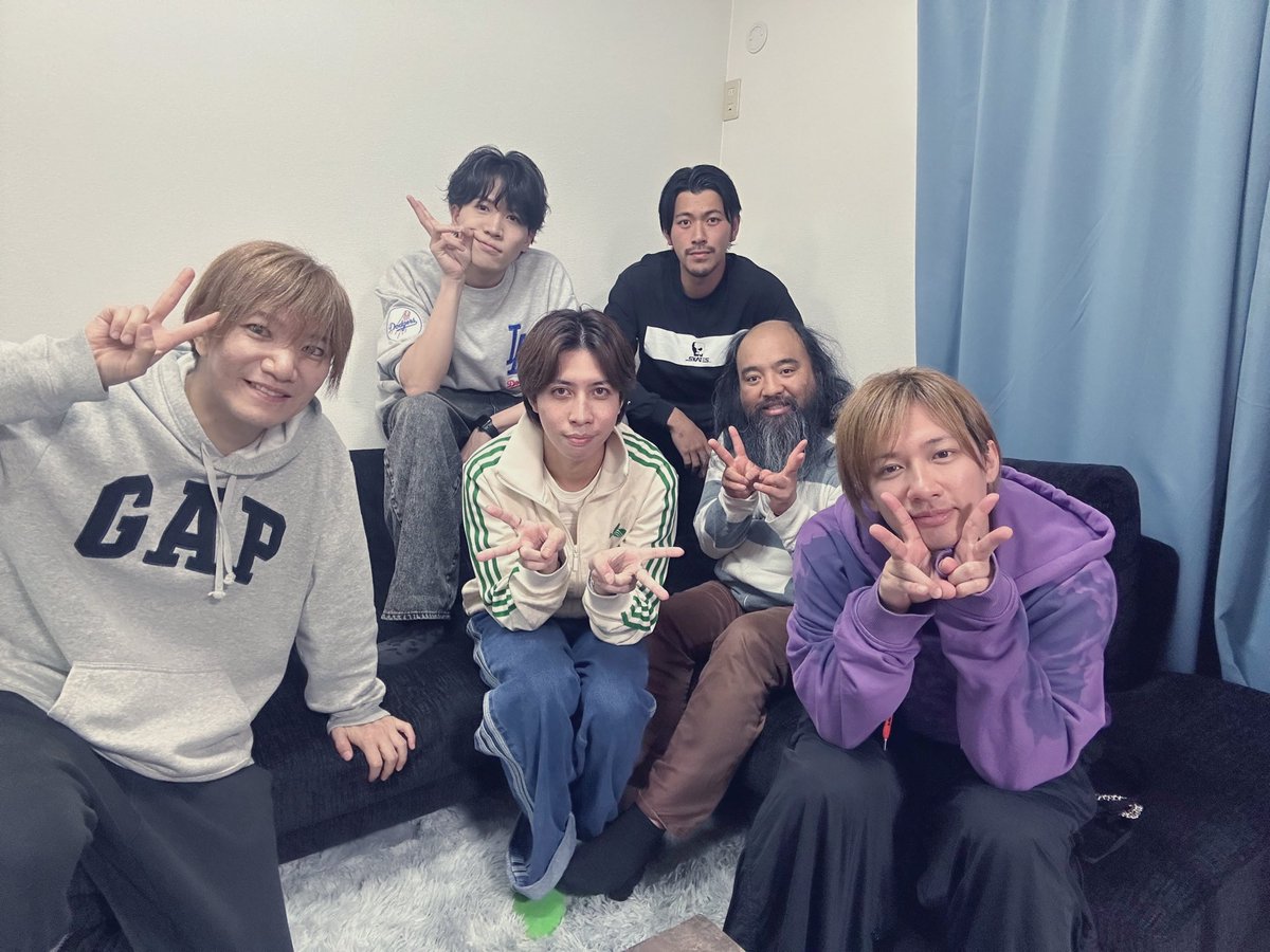 MissionS_you's tweet photo. #MissionS
#ミッションズ

【生配信決定‼️✨】
10月29日(水)
TikTok LIVE 21:00頃～
YouTube生配信 21:30頃～

最後の生配信が・・・。5月。。。
約5ヶ月振りの生配信😳
お待たせ致しました‼️

TikTok LIVE⬇️
https://t.co/VIpnDthyaL

YouTube生配信⬇️
https://t.co/J1fYtqzaZP https://t.co/6MsEwbbRTm