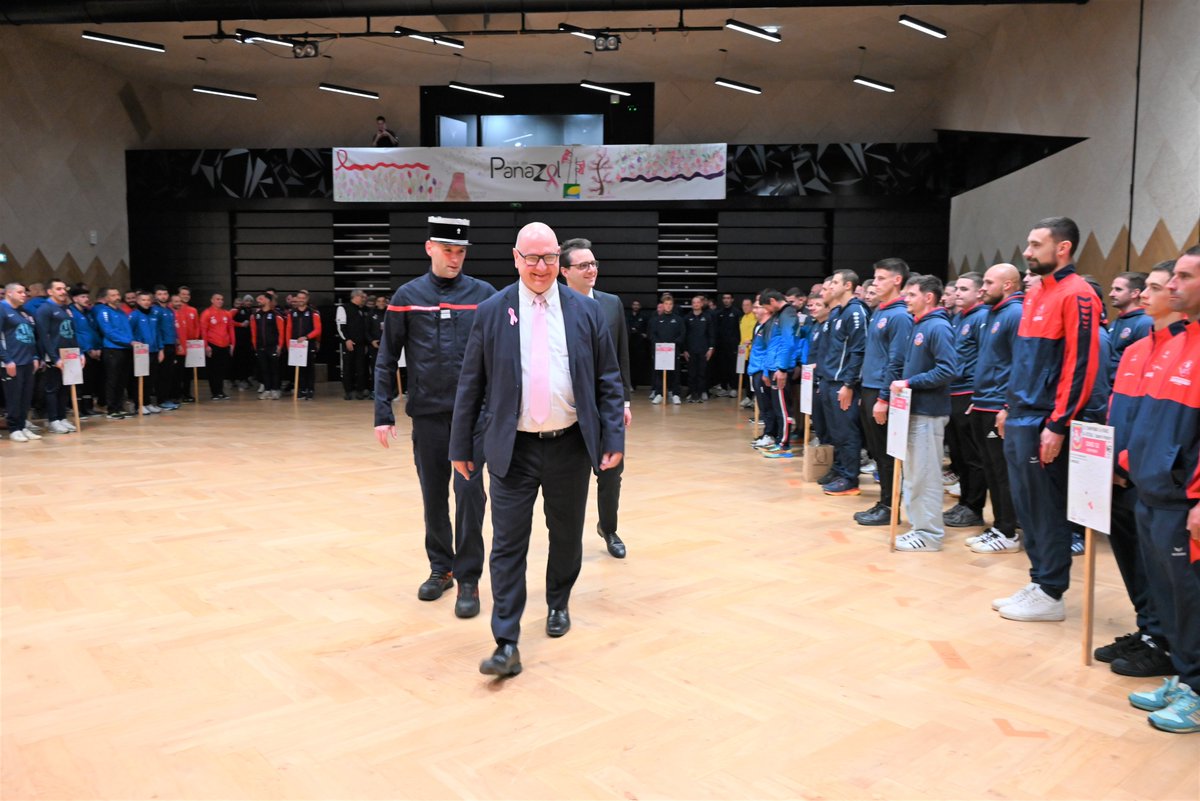 Prefet87's tweet image. #SDIS | ⚽ Jeudi soir, François Pesneau, préfet de la #HauteVienne, a assisté à la cérémonie d’ouverture du 34ème Championnat de France de football des sapeurs-pompiers à #Panazol.

🏆 16 équipes venues de toute la France se sont affrontées tout le week-end afin de remporter le…