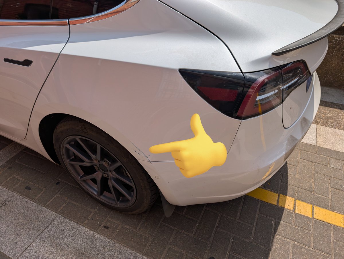 Pues hoy me quedé sin coche porque hace unos meses me dieron un golpe y le llevé hoy a reparar, que ya se acabó la temporada y el miércoles me lo devuelven. A ver si queda bien