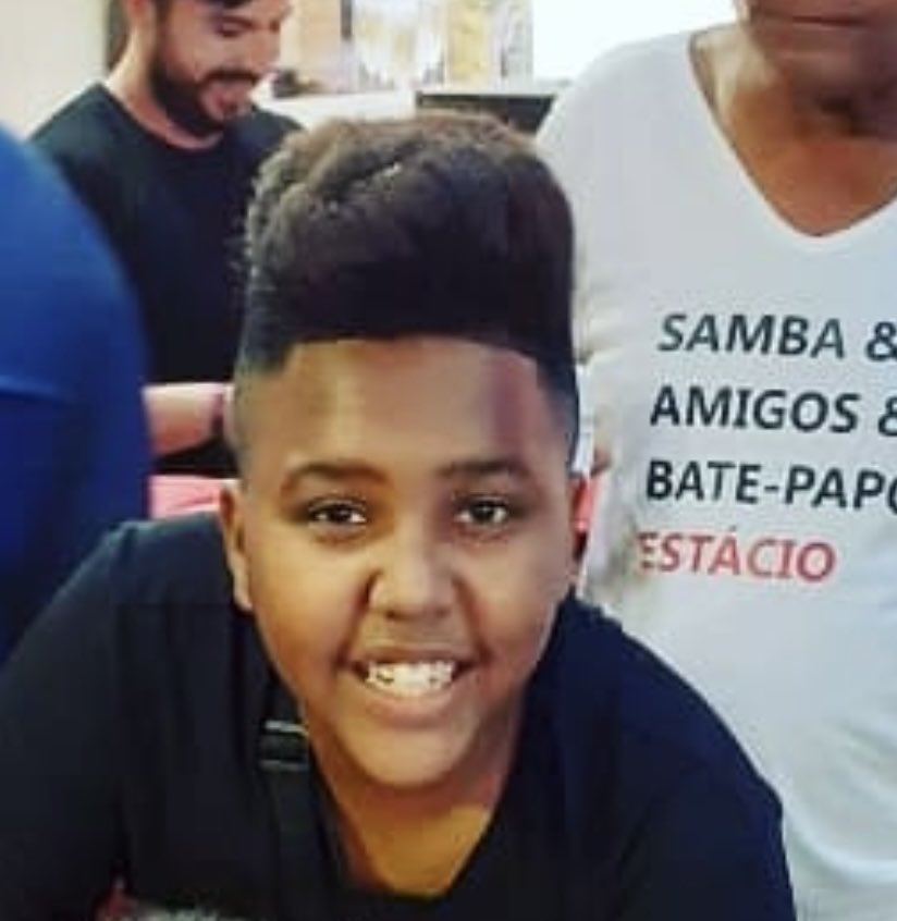 Saudades de quando meu bebê usava o topete igual o do papai…
Mas meu príncipe cresceu 🙌🏽🙌🏽🙌🏽🙌🏽
Valeuuuuuuuu