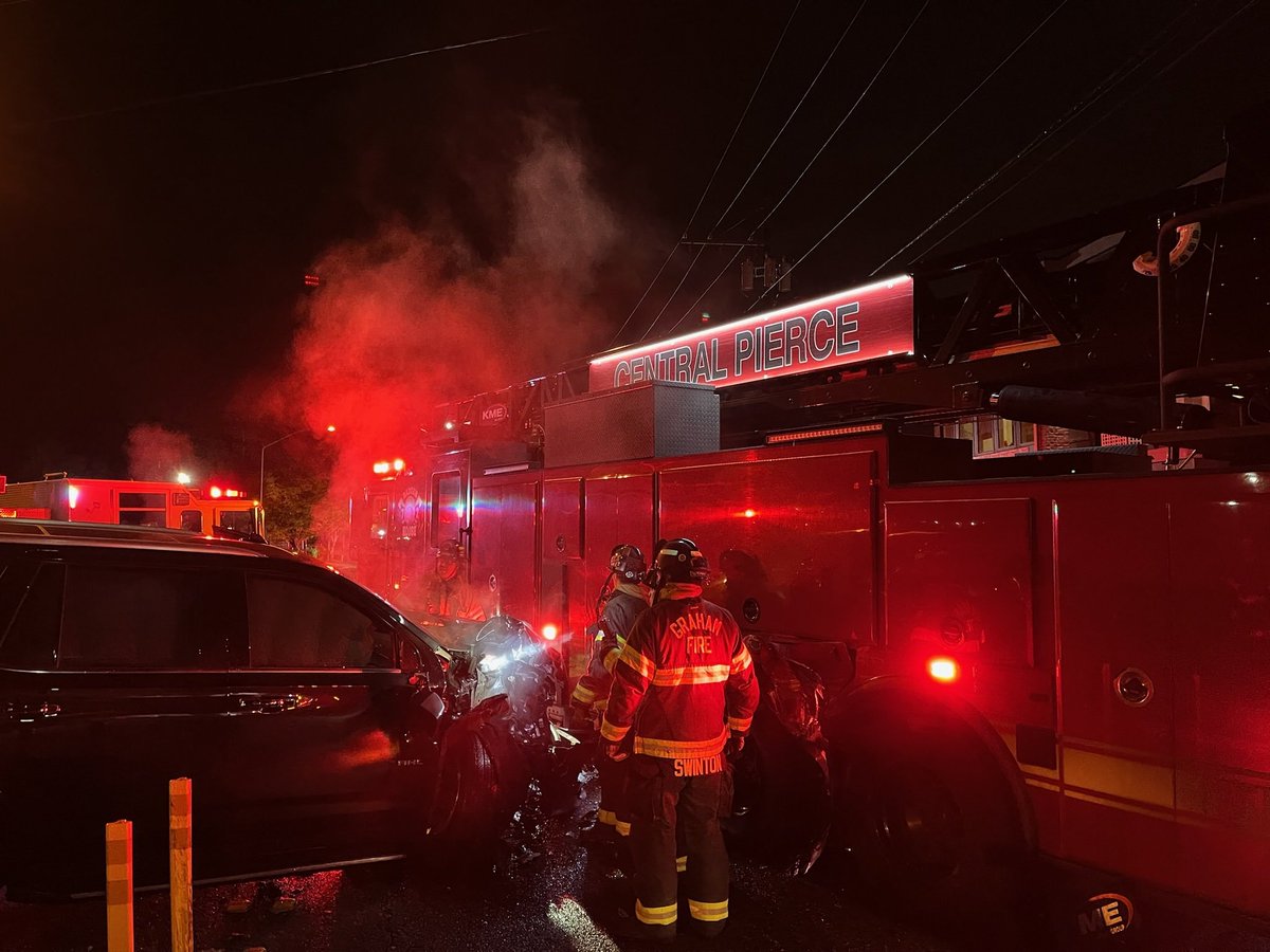 LukeKIRO's tweet image. #Puyallup fire truck hit by a driver suspected of #DUI... Massive damage... check it out on @KIRONewsradio this morning.