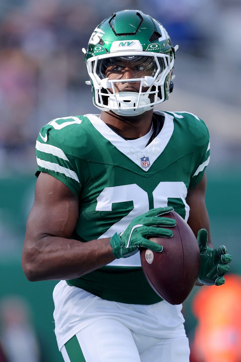 TopTierIowaSt's tweet image. Before getting injured in Week 8, rookie Breece Hall ran for 463 yards on 80 carries and 4 TDs. He also recorded 218 yards receiving, with 1 TD as well. 

Through 8 weeks this year, rookie Kaleb Johnson has recorded 14 carries for 36 yards and 0 TDs. 

There’s levels to this.