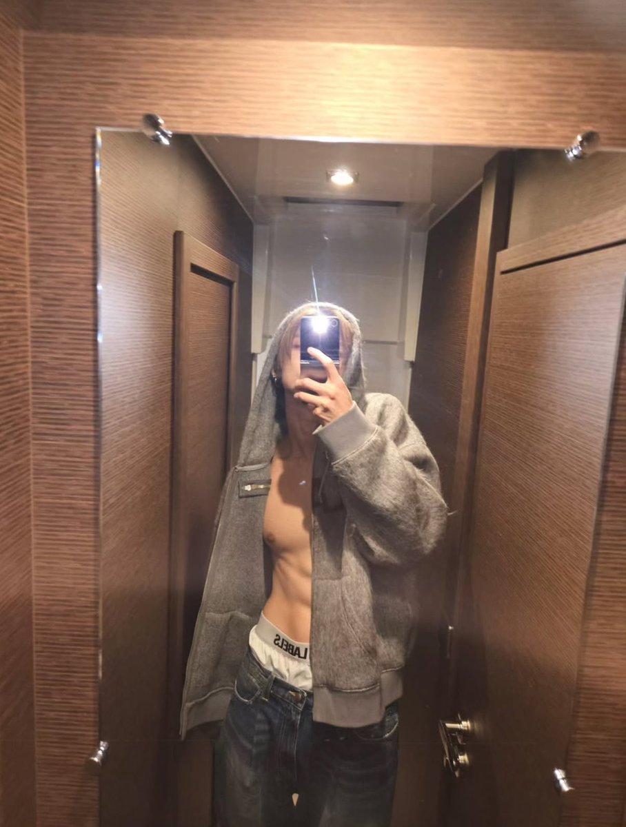 epporyou's tweet photo. I DONT EVEN FUCKING CARE https://t.co/IGFOuSvQN8