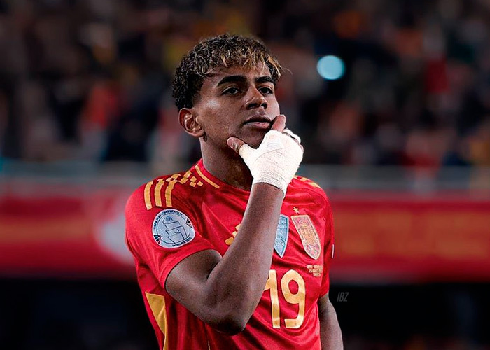 solofichajes123's tweet photo. 🗣️El periodista de @RadioMarca David Sánchez: "Lamine Yamal se equivocó. Debió elegir la selección de Marruecos. Allí sería Dios, mientras que en España le harán la vida imposible. Como se la hicieron a Messi" https://t.co/Xpddc2lcjz