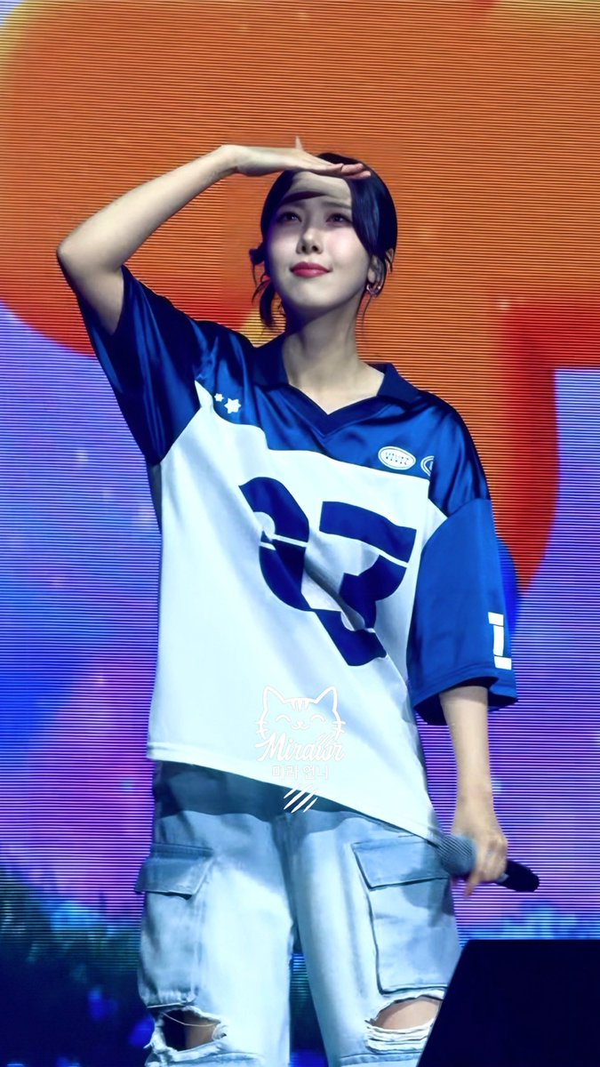 minguri98's tweet photo. 251025 Source of Happiness💙

#VIVIZinMY #VIVIZinKL 
#NEW_LEGACY_in_MALAYSIA
#VIVIZ #비비지 
#SINB #신비 https://t.co/w1hmktvph8