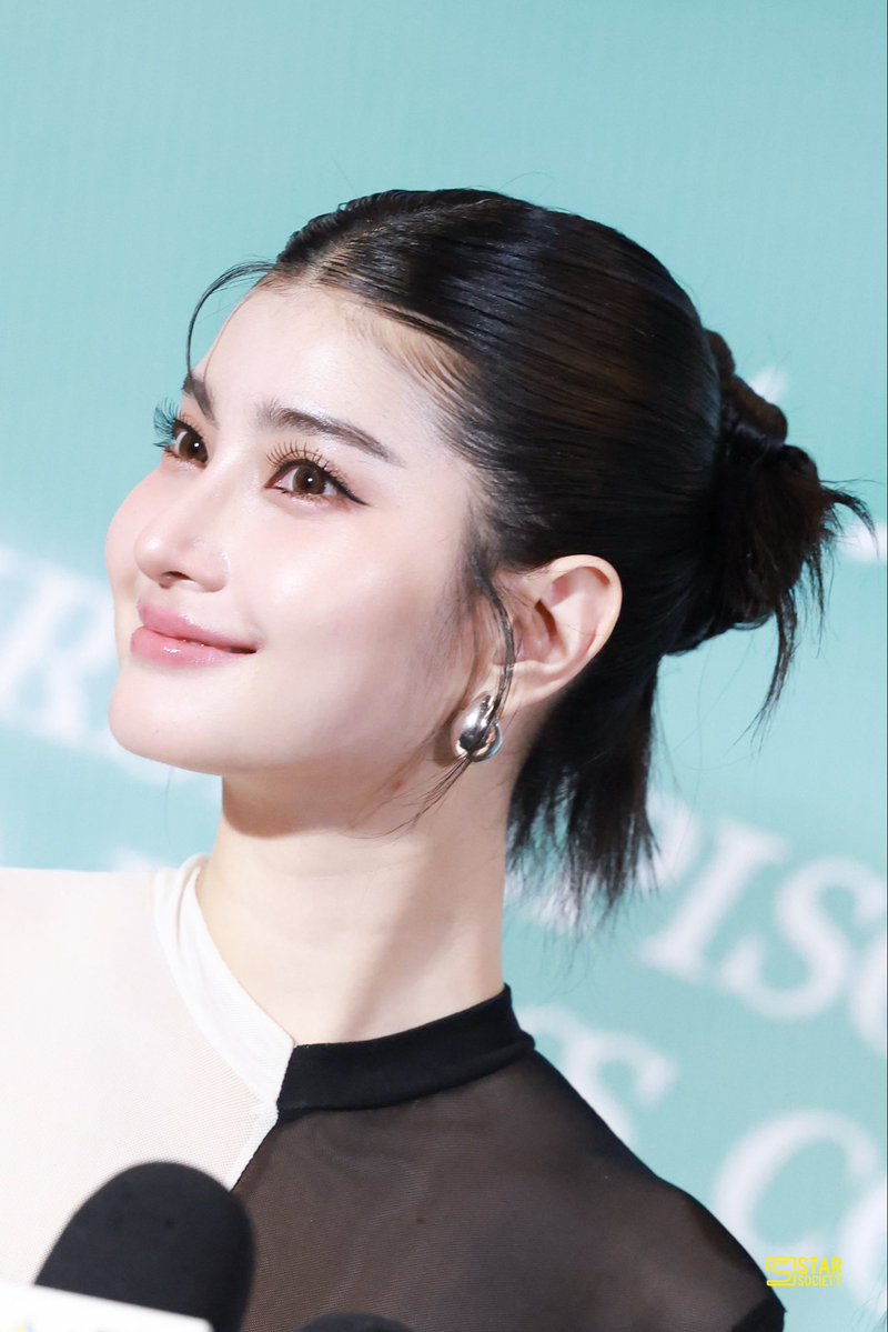 STARSOCIETY_TH's tweet image. “เมเปิ้ล สิริวลี” ในงาน “CLAIREBELL คลั่ง/รัก/นักโทษ” THE FIRST EPISODE PREMIERE AND PRESS CONFERENCE 

CLAIREBELL PREMIERE

#ClaireBell 
#ClaireBellคลั่งรักนักโทษ
#mable_siriwalee 
#Minemediaproduction