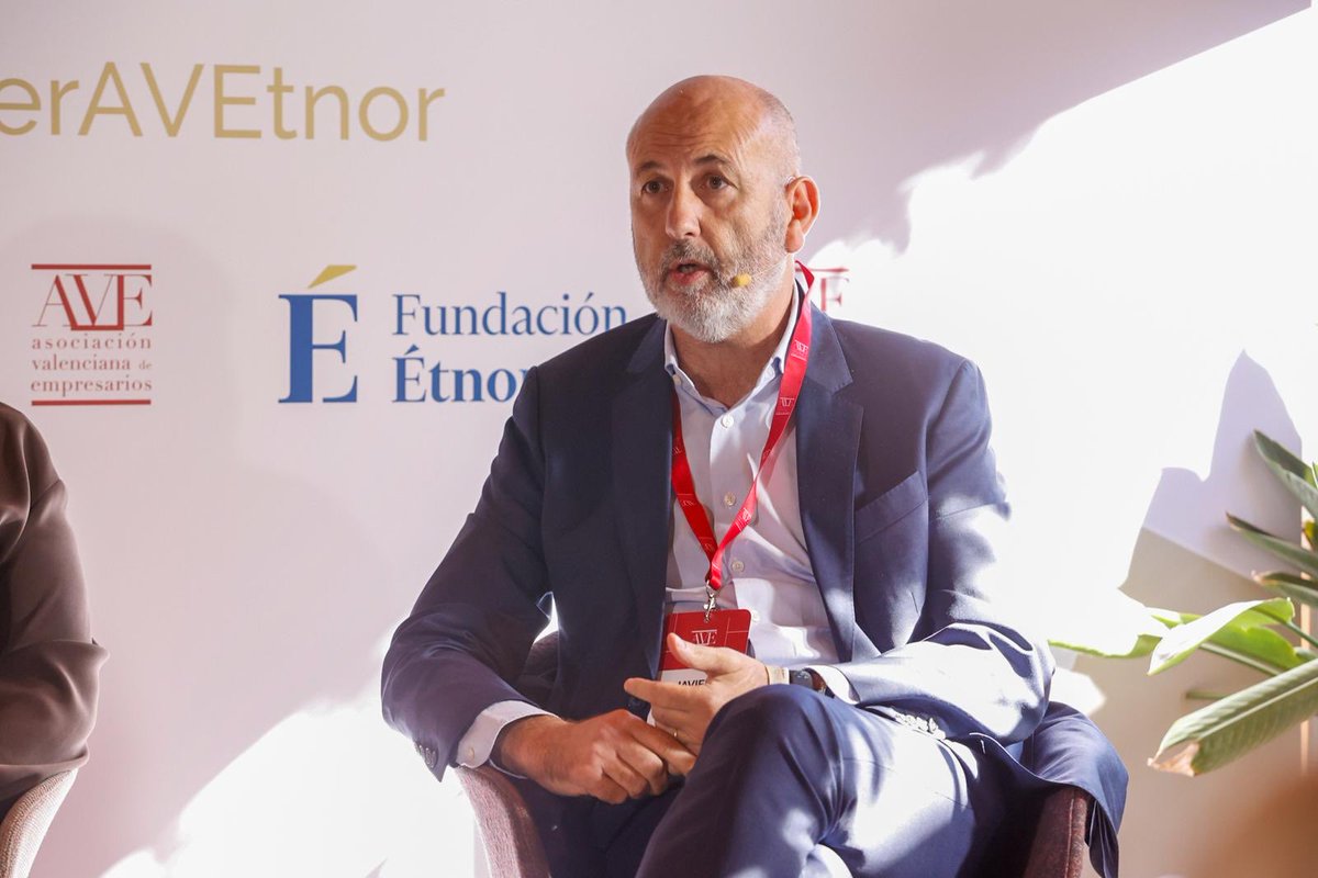 En <a href="/hoteles_magic/">Magic Hotel Group</a>, en época alta, #JavierGarcía nos cuenta que tienen “puntas de un 10% de absentismo”. 

“La capacidad organizativa que tiene que tener un establecimiento para que no afecte al cliente y que el resto de compañeros no sufra supone un gran reto”.

#TallerAVEtnor