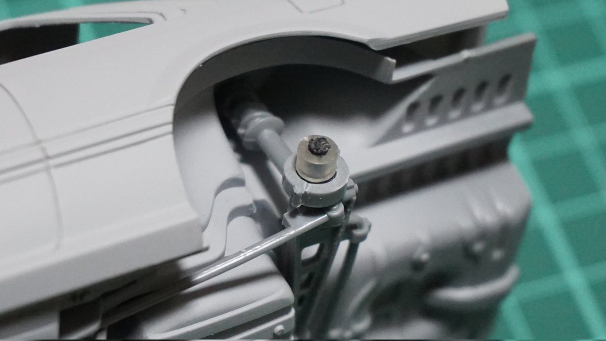 MODERATO1701's tweet image. タミヤ プレリュード その②
ホイールはフジミのハルトゲに変更、そのままでは付かないのでブレーキの内径等を削り対応
また、ボディから豪快にハミ出すので、ホイール側も削り、念入りに調整しました
車高はこのままでもイケちゃうかも
#PRELUDE