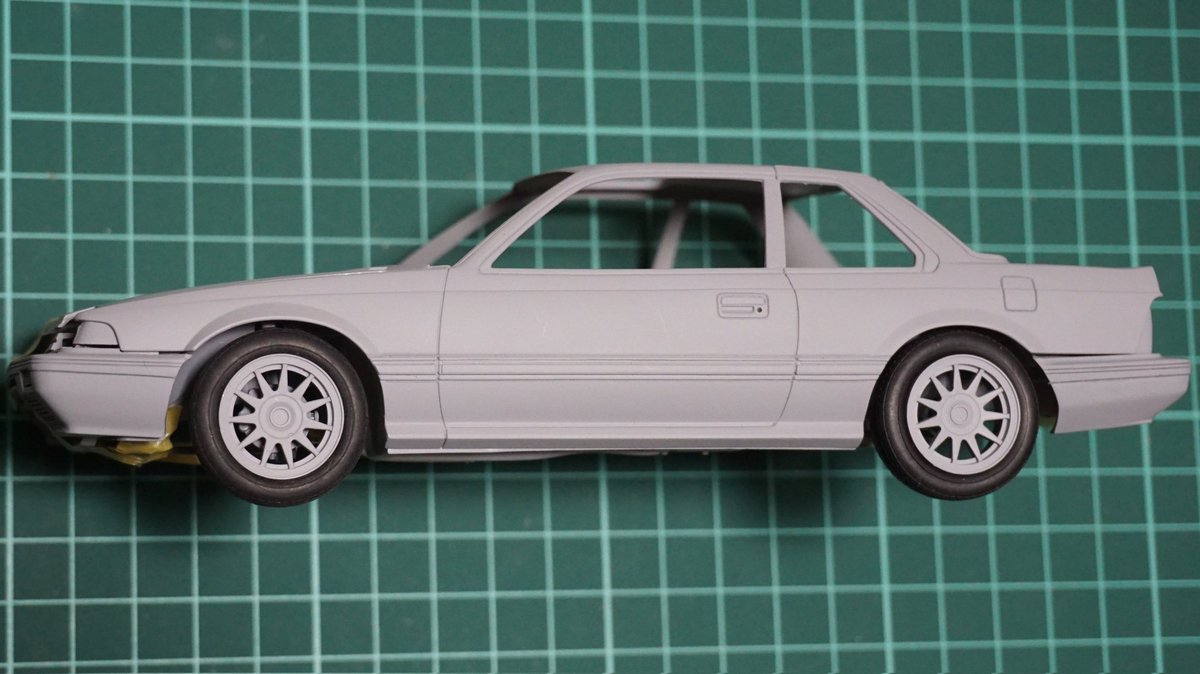 MODERATO1701's tweet image. タミヤ プレリュード その②
ホイールはフジミのハルトゲに変更、そのままでは付かないのでブレーキの内径等を削り対応
また、ボディから豪快にハミ出すので、ホイール側も削り、念入りに調整しました
車高はこのままでもイケちゃうかも
#PRELUDE