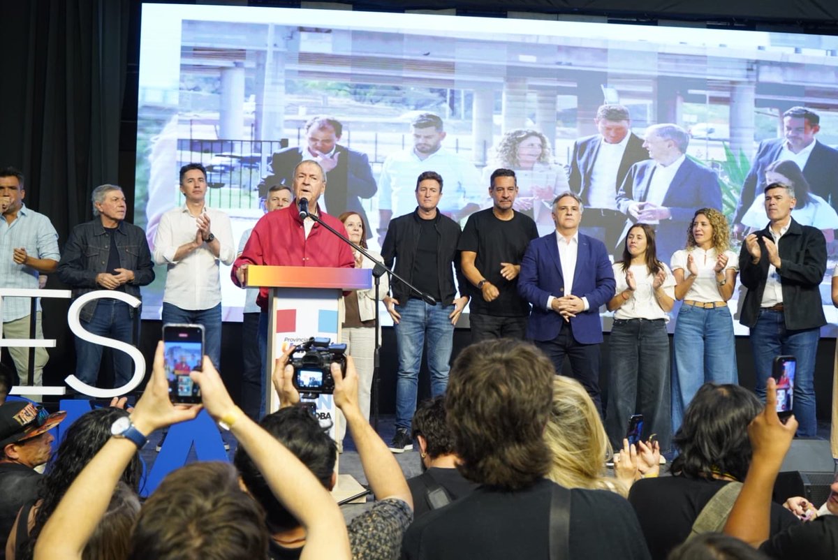 Como lo hice anoche, quiero reiterar mi agradecimiento a todos los vecinos y vecinas de mi querida Córdoba por acompañarnos con su voto y participar de una jornada democrática ejemplar, con respeto y compromiso.

Felicitaciones a la fuerza política ganadora y a todas las fuerzas