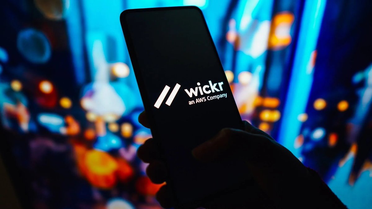 CHP’nin ByLock’u: “Wickr Me” 

CHP'lilere tavsiye " Rejim mahkemeleri ama bu yasal, apple store ve google play de var, herkese açık uygulama, gizli kapaklı bir şey değil" demenizi dikkate bile almıyor. 

Hadi geçmiş olsun, daha 'irtibat-iltisak-banka hesabı vs' var.