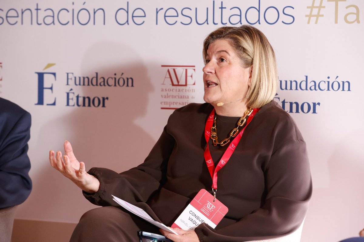 Por su parte #ConsueloVaquer (<a href="/NirvelCosmetics/">Nirvel Cosmetics</a>) opina que “las personas tienen que venir a trabajar sabiendo que detrás de todo el proceso productivo hay valor. Tenemos que cultivar que se entienda el equipo como un engranaje en el que si falla uno, fallamos todos”
#TallerAVEtnor