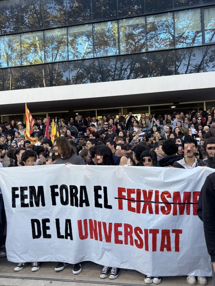 Fora feixistes de la universitat. Fora feixistes del País Valencià.