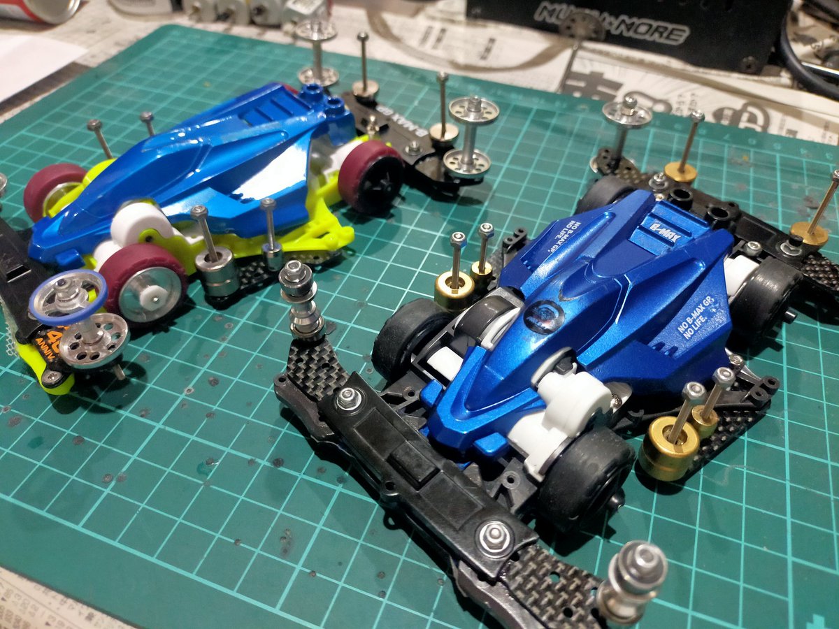 mini4_project_g's tweet photo. チーム #Project_G メンバー
【MIKE】&【たなひろ】も参加します💨
応援よろしくお願いします🎶
#ミニ四駆 #bmax https://t.co/qzlXrXKRDk