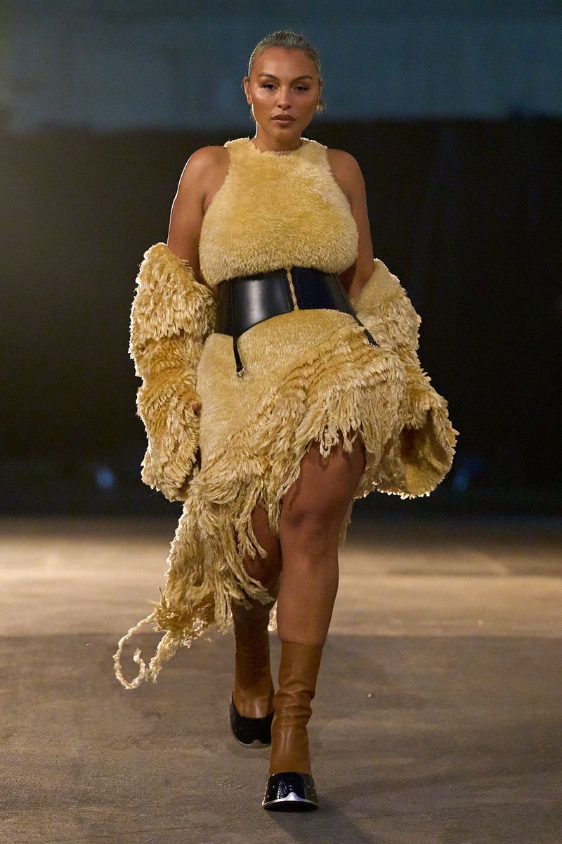 New : Grace Elizabeth, Imaan Hammam, Bianca Balti &amp; Paloma Elsesser for Vogue World 2025