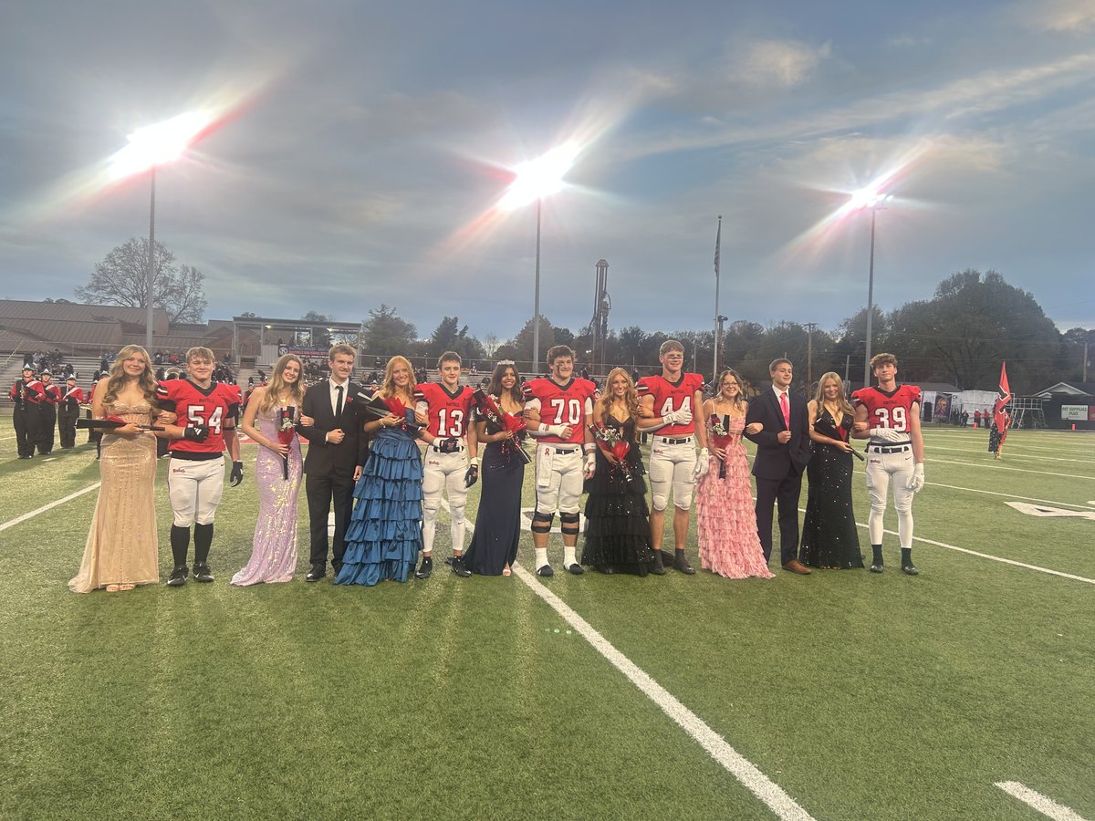 We do Homecoming different! 👑 MHS homecoming candidates raised over $76,000 for charity, including $36,000 for local causes. Congrats to Queen Lydia Sumrok and all candidates for making a real impact! ❤️ 🖤 #WeAreMaryville