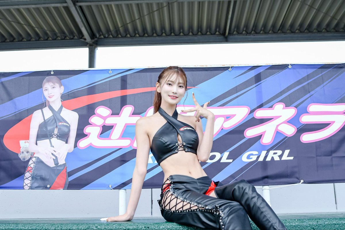 SAKAE MOTARSPORTS Fit 11号車は3位でチェッカーを うけました