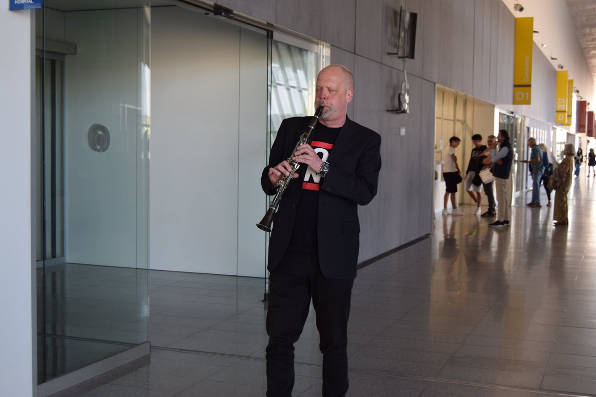 🎷Els 6 centres de Salut Sant Joan participen a la setmana d'#ArtsEnSalutSantJoan, del moviment global Healing Arts &amp; Health (<a href="/MuseuNac_Cat/">Museu Nacional d'Art de Catalunya | MNAC</a> 
i <a href="/j_artshealthlab/">Jameel Arts & Health Lab</a> ).  

🥰S'han programat actuacions musicals i exposicions en espais on no n'hi solen haver.
 
🔗salutsantjoan.cat/ca/noticies-i-…