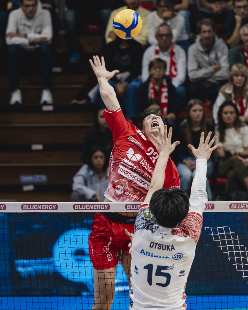 GasSalesVolley's tweet photo. La vittoria di ieri contro @PowervolleyMI in 4 scatti.
A questo link la > https://t.co/6FAywGCwiB
#piacenzamilano #SuperLega #atuttogas #gassalesbluenergy https://t.co/FNyyHSkAQS